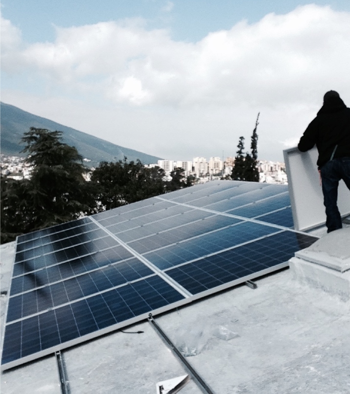 Nuestro equipo se encarga del estudio, diseño e instalación de los sistemas solares.